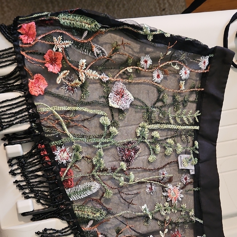 iHeartRaves Lace Flowerfields Beaded Mini Skirt - Black/Green